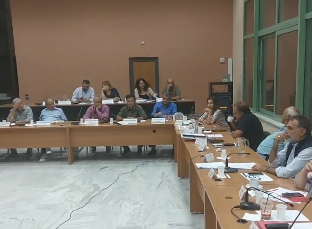 Αποχέτευση παραλίων Σαρωνικού: Εισήγηση Σωφρόνη με νουθεσίες προς Μαρκόπουλο – Πόρτο Ράφτη και προεξόφληση της απόφασης της Παιανίας!