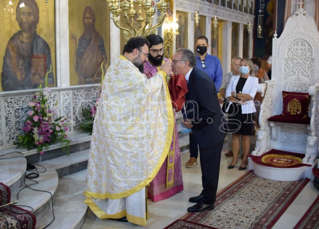 Κορωνοϊός: Η κατάσταση χειροτερεύει, έρχονται και άλλα μέτρα αλλά ο υπουργός Κουμουτσάκος... μεταλαμβάνει!