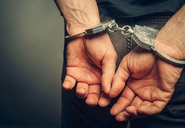 Τμήμα Ασφαλείας Κρωπίας: Χειροπέδες σε φυγόποινο με μισό αιώνα φυλάκισης!