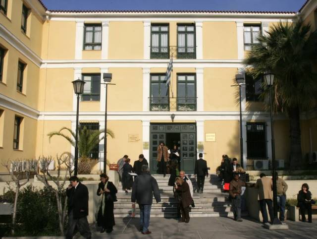 Την Τρίτη κρίνεται η τύχη του φερόμενου ως παιδεραστή των Καλυβίων