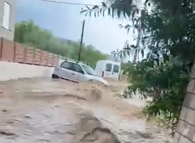Ο Δήμος Σαρωνικού βιώνει τις συνέπειες της μεγάλης φωτιάς του Ιουλίου - Χείμαρροι οι δρόμοι (Βίντεο)