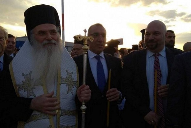 Ο τέως γενικός και οι ενστάσεις του για το Άγιο Φως και τον... ακροδεξιό μητροπολίτη Νικόλαο! 