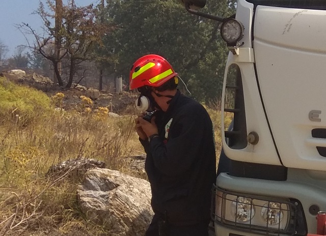 Υπό έλεγχο η πυρκαγιά στη ΒΑ Αττική αλλά σε επιφυλακή οι πυροσβεστικές δυνάμεις αφού από το μεσημέρι οι άνεμοι δυναμώνουν!