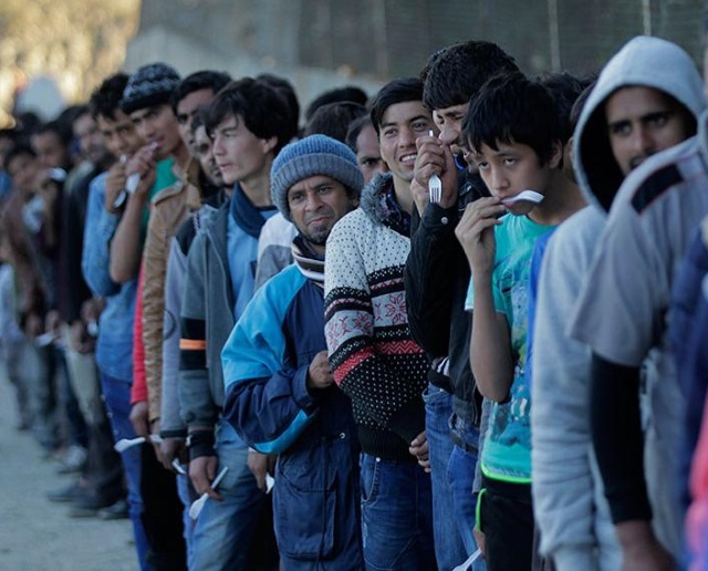 Ινδοί, Πακιστανοί, Φιλιππινέζοι, Κινέζοι αλλά και Βαλκάνιοι έλαβαν το κοινωνικό μέρισμα!