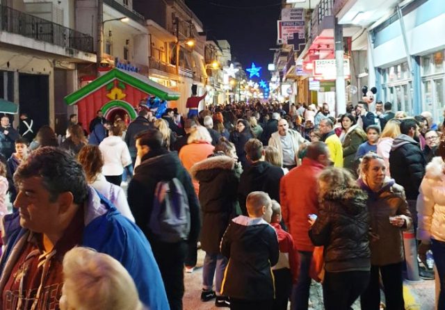 Σε ποιους οφείλει η Αρτέμιδα τη λάμψη των φετινών γιορτών προς όφελος της οικονομίας και των ανθρώπων της πόλης! 