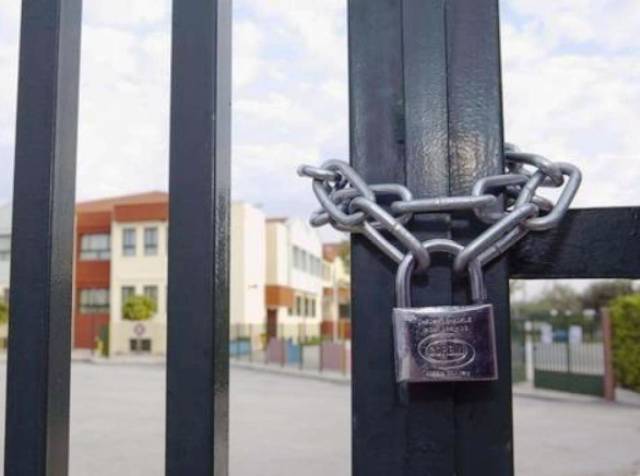 Αυτός είναι ο απίστευτος κι όμως ελληνικός λόγος που γυμνάσια και λύκεια της Ανατ. Αττικής θα είναι κλειστά την Τρίτη! 