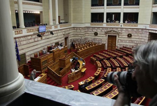 Η υπερψήφιση του νομοσχεδίου για τους ΟΤΑ και τα ερωτήματα Βορίδη!
