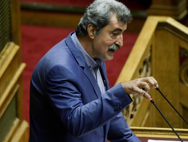 Ο θερμός εναγκαλισμός βουλευτή της Αν. Αττικής με τον Παύλο Πολάκη! (Φωτός)