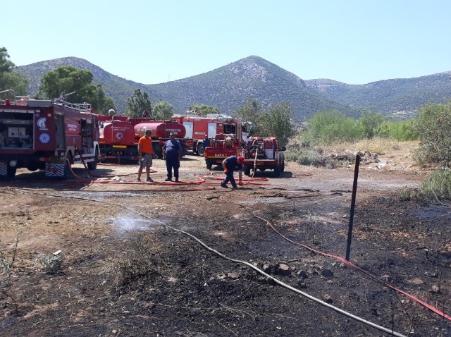 Κινδύνευσε το μουσείο πολεμικών οχημάτων του Β. Ρέστη από τη φωτιά στο Κορωπί! (Φωτός)
