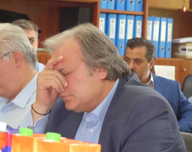 Ο Άδωνις και η πένα που... έδωσε ο Κατσίκης στον Κοτζιά για να υπογράψει για τη Μακεδονία! (Βίντεο) 