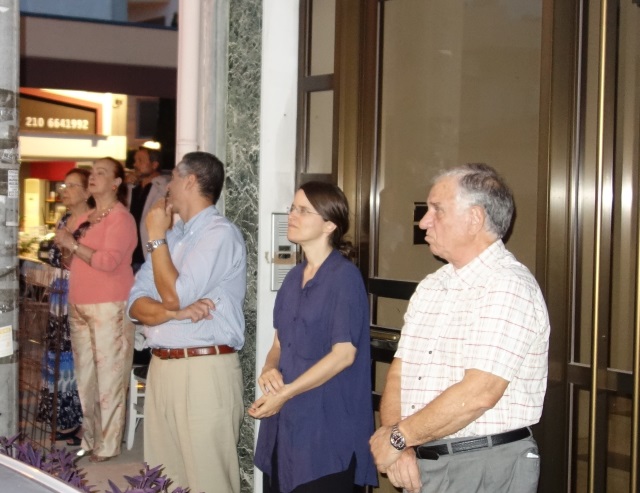 Η... κερκίδα της Γεωργίας Μαρτίνου και τα εύσημα του Άδωνι στη βουλευτίνα! (Βίντεο)