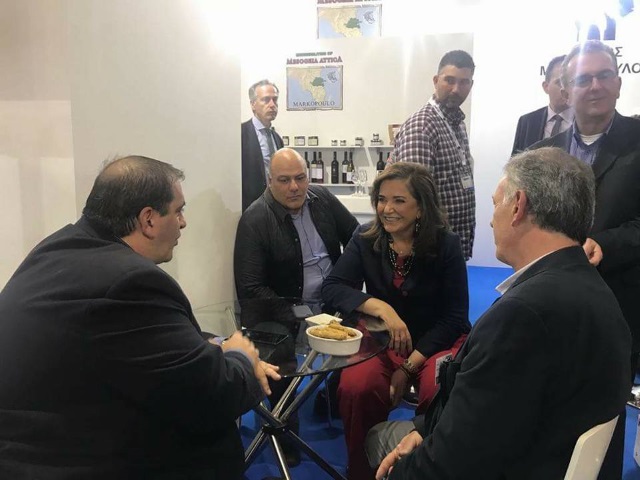 FoodExpo2018: Εντυπωσιασμένη η Ντόρα Μπακογιάννη από τα μαρκοπουλιώτικα αγροτικά προϊόντα!