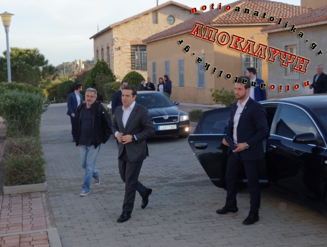Η σύσκεψη Τσίπρα - υπουργών – Δούρου με τους... μισούς δημάρχους της Αν. Αττικής που δεν... έβγαλε τίποτε! (Φωτός)