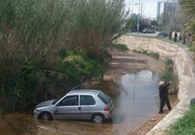Παραλίγο τραγωδία το μεσημέρι στη Ραφήνα! (Φωτός)