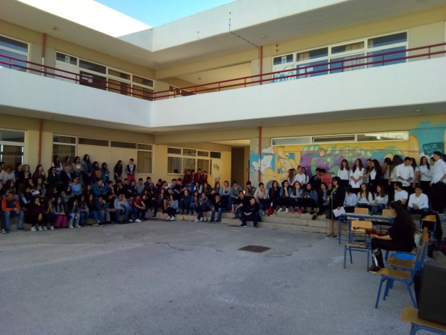 Όταν ο τσάμικος των παιδιών του 1ου ΓΕΛ Κορωπίου ξεσήκωσε ολόκληρο το σχολείο! (Video)
