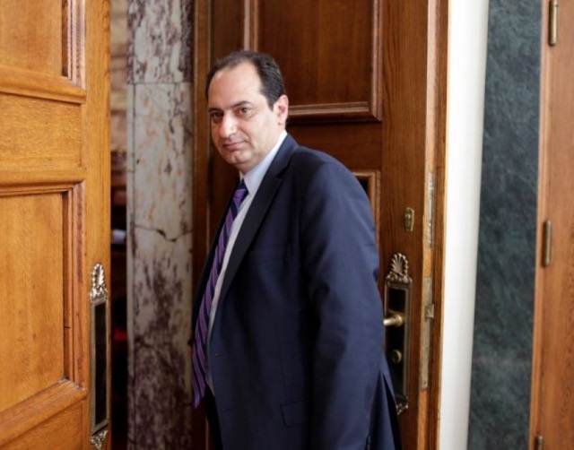 Η αδιαφορία Σπίρτζη για τους πολίτες του Δήμου Σαρωνικού κλεισμένη σε ένα συρτάρι του υπουργικού γραφείου του (Βίντεο)