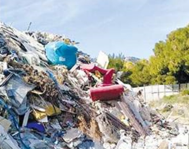 Οι ασυνείδητοι «επιχειρηματίες» που μετατρέπουν το Κορωπί σε χωματερή μπάζων!