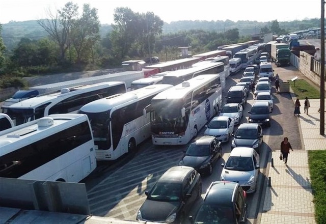 Μεγάλος αριθμός Ελλήνων τουριστών πέρασαν στην Τουρκία για το τριήμερο της Καθαράς Δευτέρας!