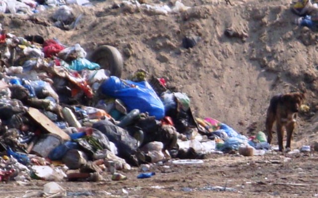 Με συσκέψεις… ξορκίζουν τα υπέρογκα πρόστιμα για τους ΧΑΔΑ και της Αν. Αττικής!