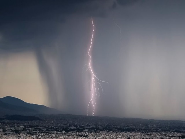Κλειστά τα σχολεία και σε όλη την Ανατ. Αττική, τουλάχιστον έως τις 10 το πρωί της Δευτέρας (25/11/2019)