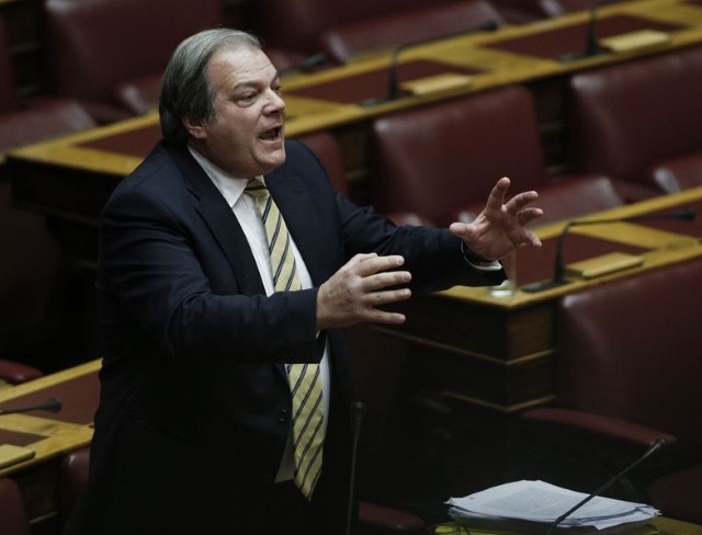 Κ. Κατσίκης: Ρεσιτάλ στην ψηφοφορία της Βουλής που διόρθωσε την ψήφο του, καταψήφισε 7 άρθρα του νομοσχεδίου αλλά το υπερψήφισε επί της αρχής του!   