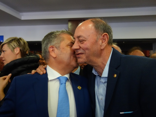 Τα εύσημα του Γιώργου Πατούλη στον Θοδωρή Γρίβα και η αναγνώριση της προσφοράς του στην Πολιτική Προστασία! (Βίντεο)